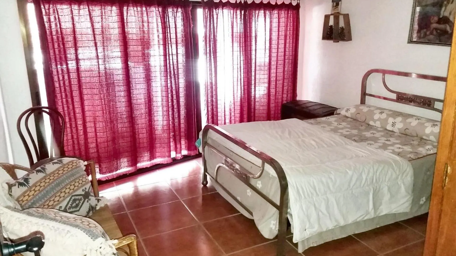 Spacious Comfortable House In Quesada With Balcony 0*,